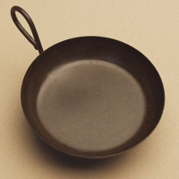 7 1/2 " Metal Pan with Handle