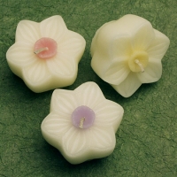 Mini Daffodil Floating Candle